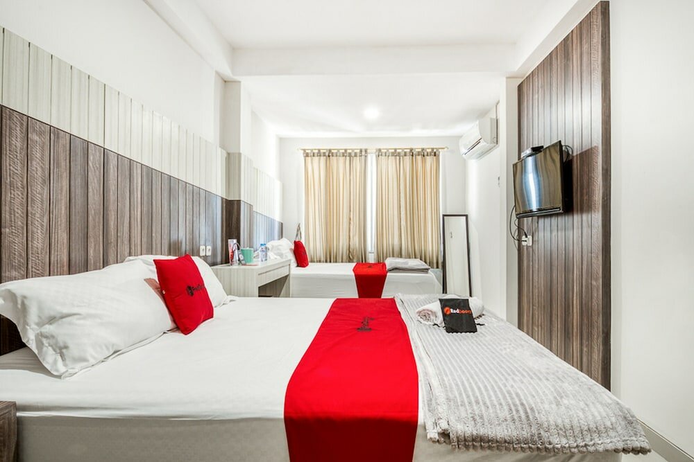Фото RedDoorz near Untag Surabaya