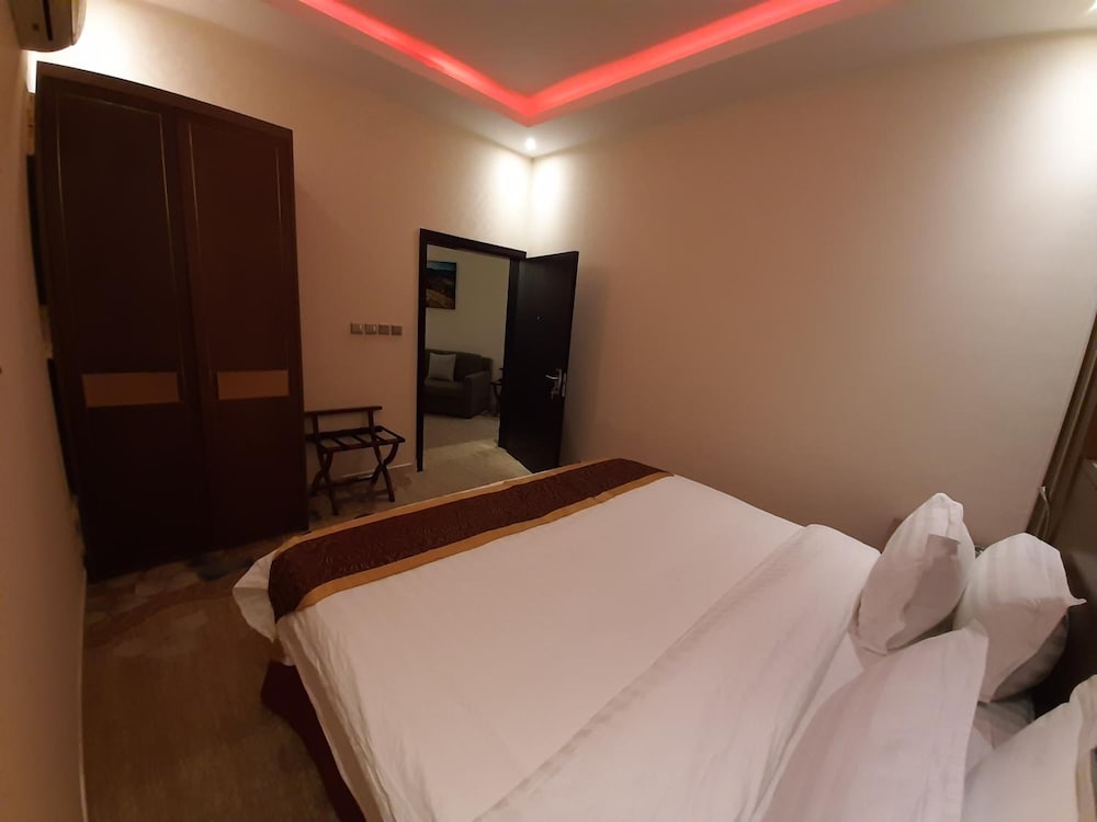 Фото Qasr Alshamal Hotel