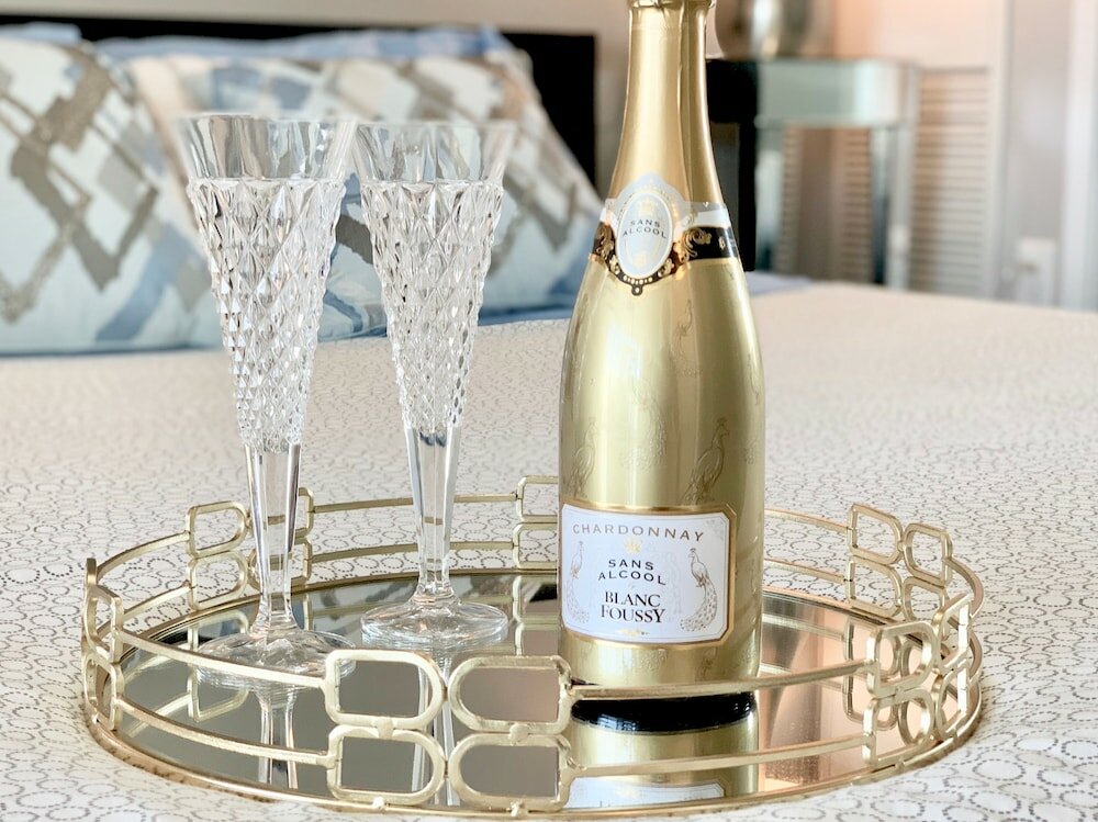 Фото Luxury Lakeview Skyscraper by Cn Tower