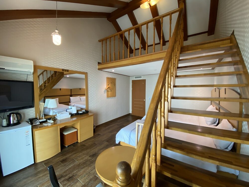 Фото Benikea Mountain and Sea Yangyang