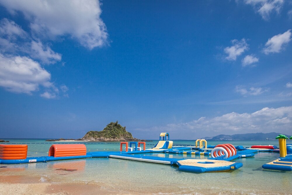 Фото Okinawa Kariyushi Lch Resort on the Beach