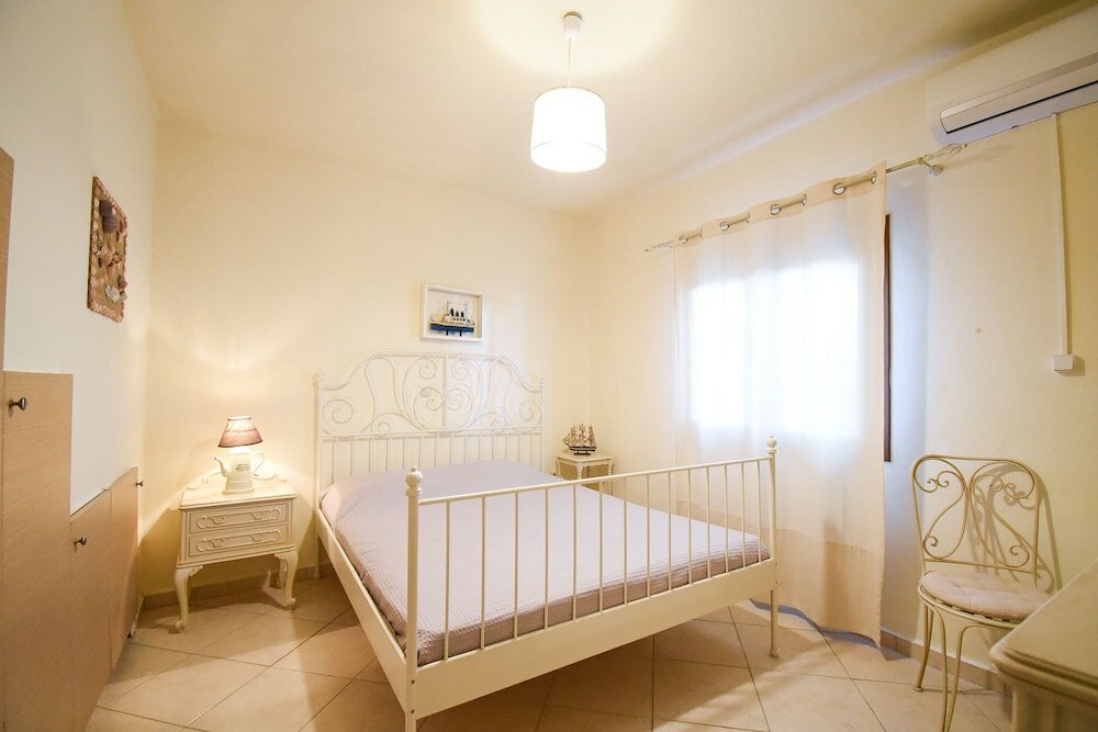 Фото Areos Galaxy Apartments With Beach View