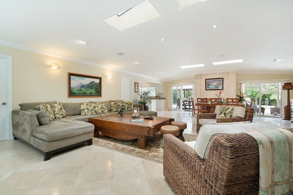 Фото Kailua Beachside 4 Bedroom Home by Redawning