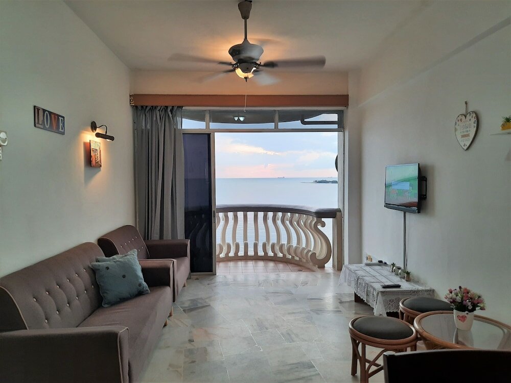 Фото Maison Seaview Suites Port Dickson