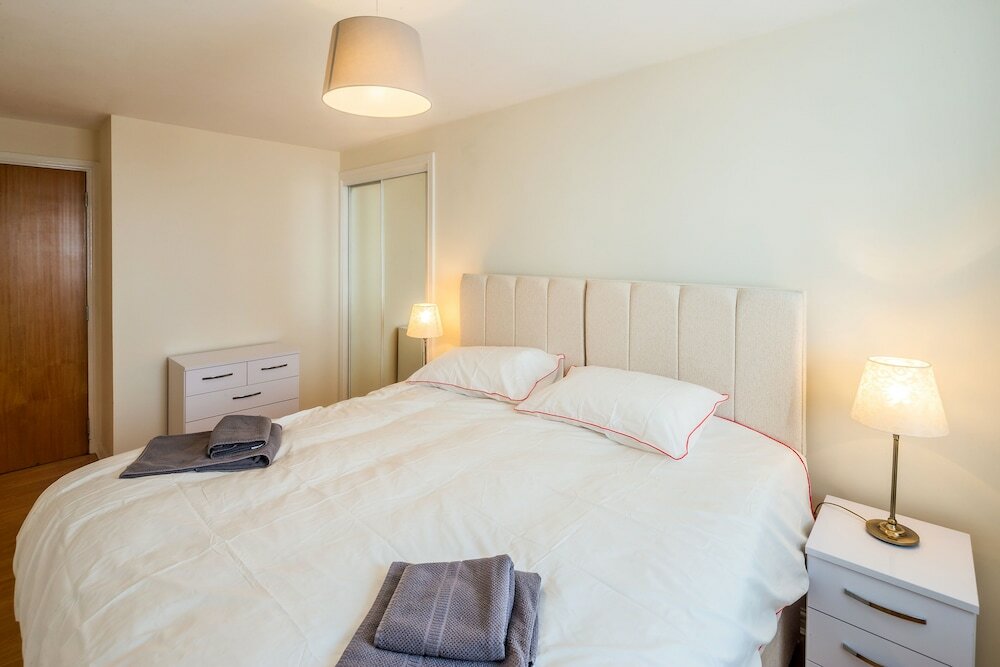 Фото Stunning Shore Apartment with Balcony