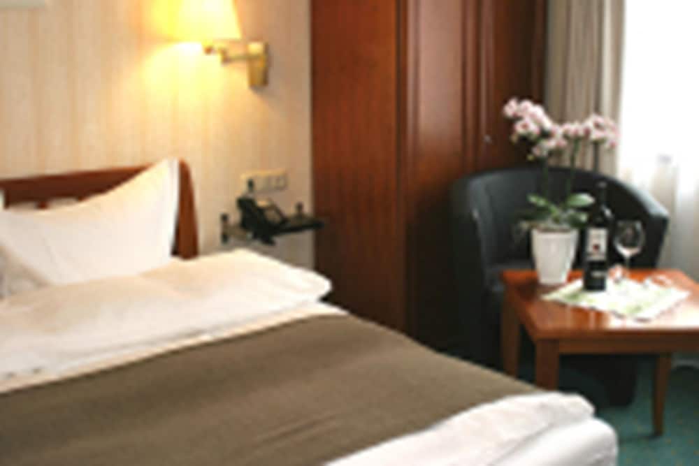 Фото Hotel Doberaner Hof