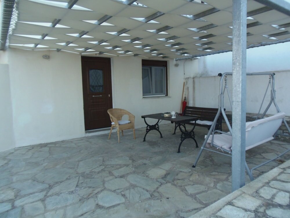 Фото Studios Milos Skopelos