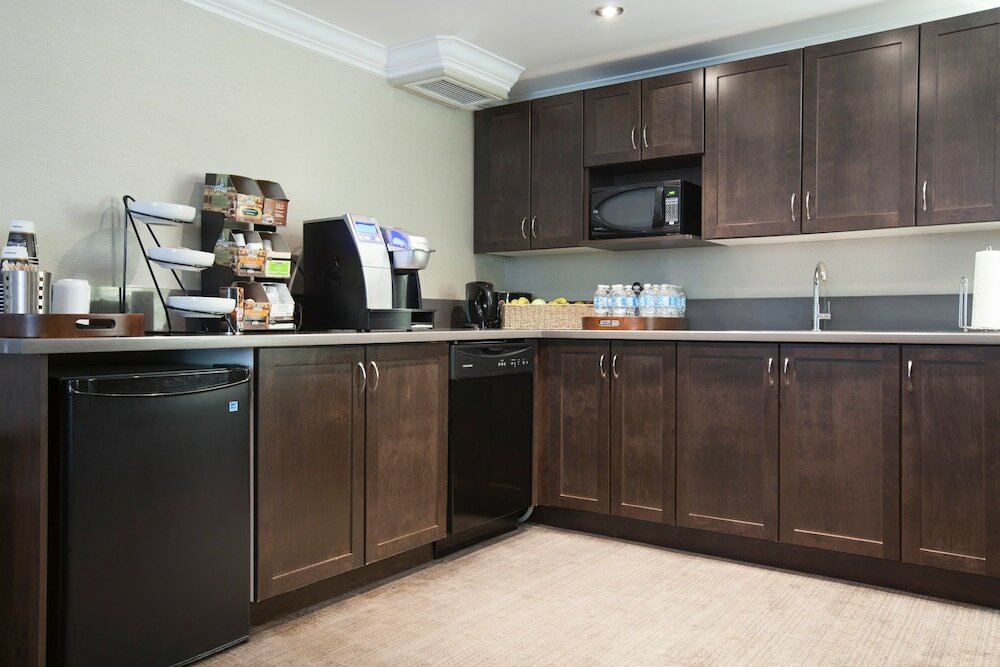 Фото Sandman Signature Edmonton South Hotel