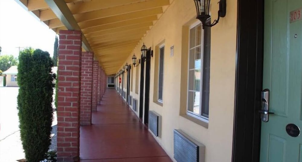 Фото King's Rest Motel