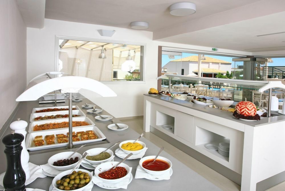 Фото Eurohotel Katrin Suites-Adults Only