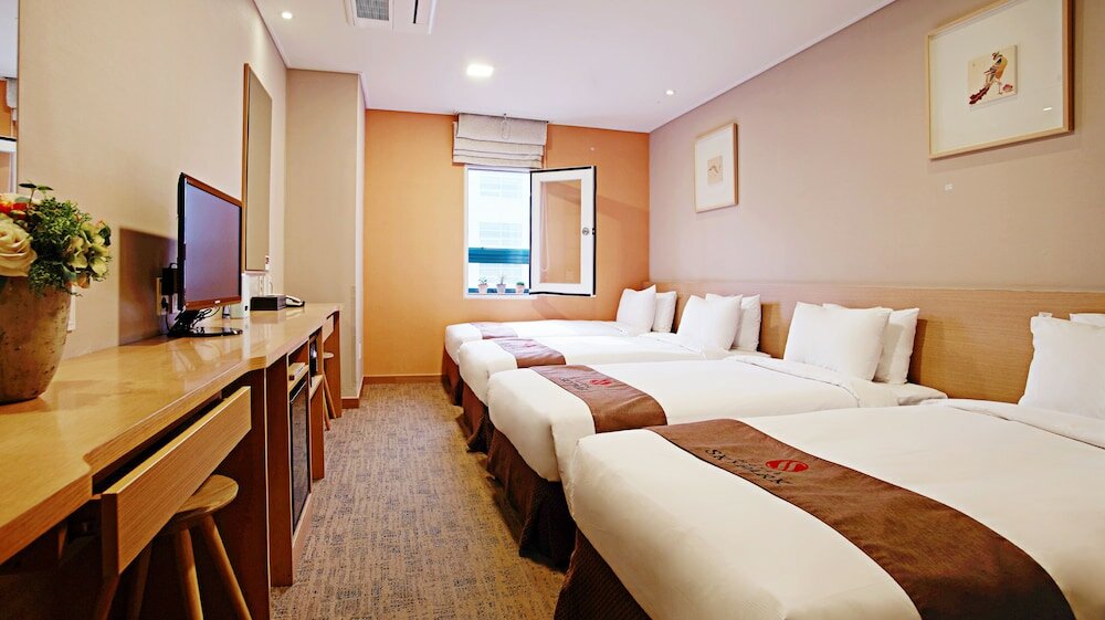 Фото Hotel Skypark Myeongdong I