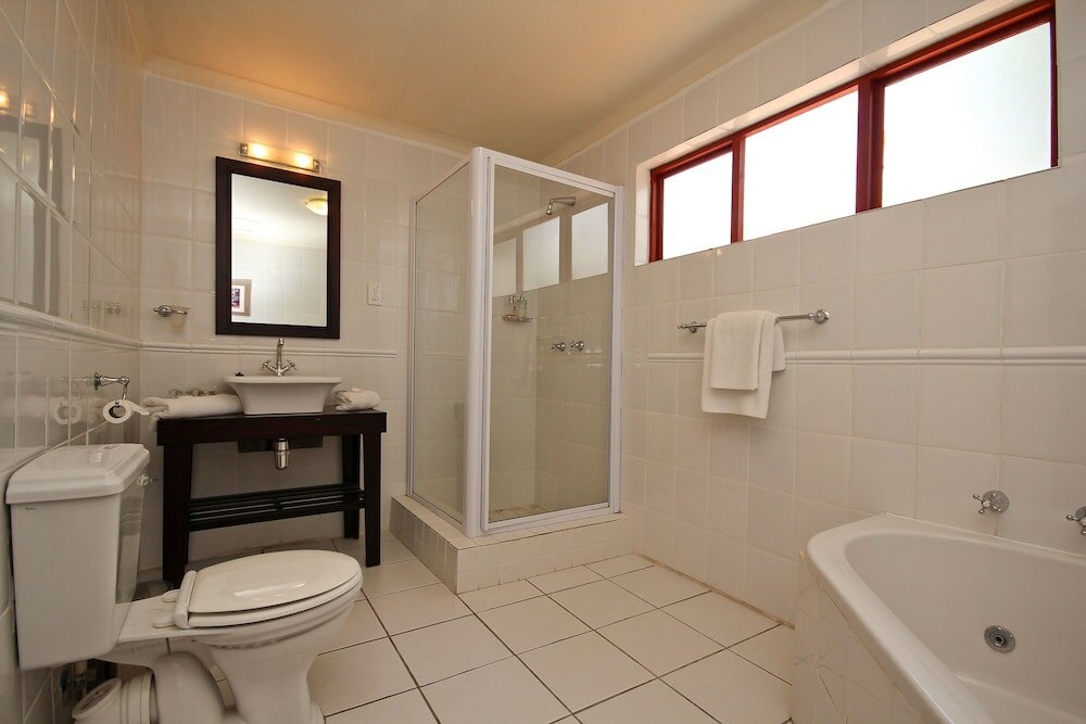 Фото Montagu Country Hotel