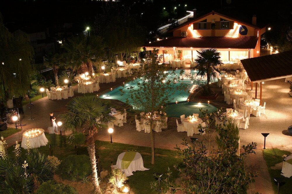 Фото Four Seasons Hotel