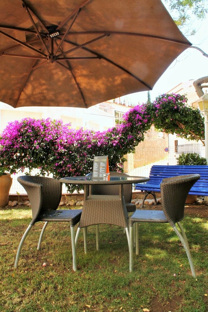 Фото Hotel La Caleta de Tamariu