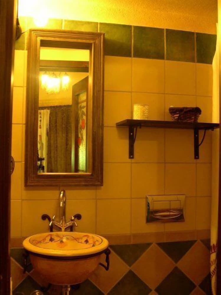 Фото Mythos Guesthouse