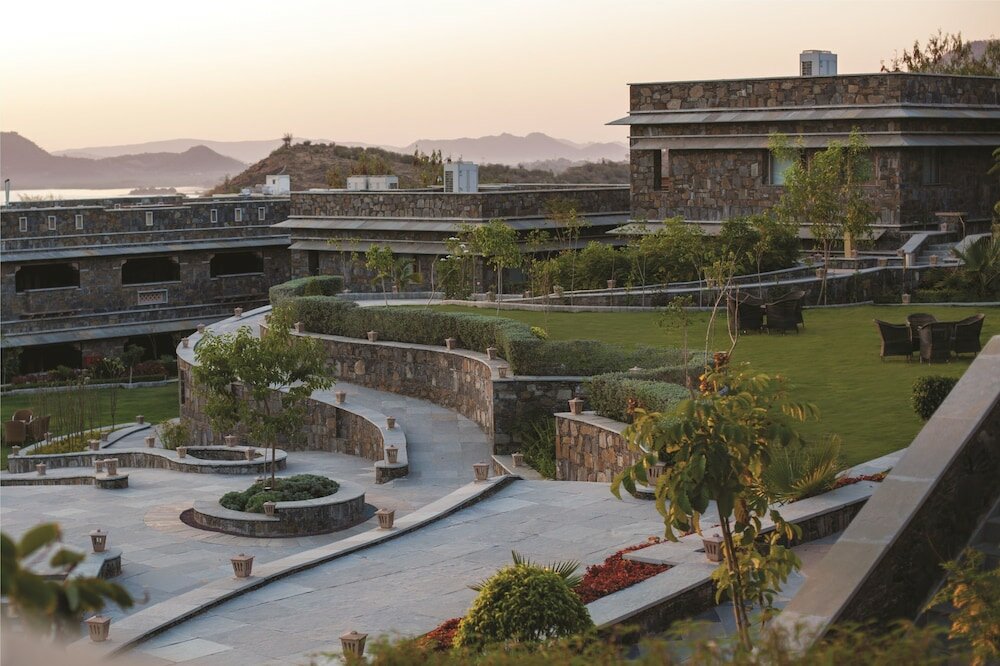 Фото Ramada by Wyndham Udaipur Resort and SPA