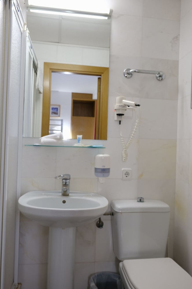 Фото Hotel La Caleta de Tamariu