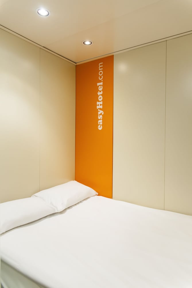 Фото easyHotel Edinburgh