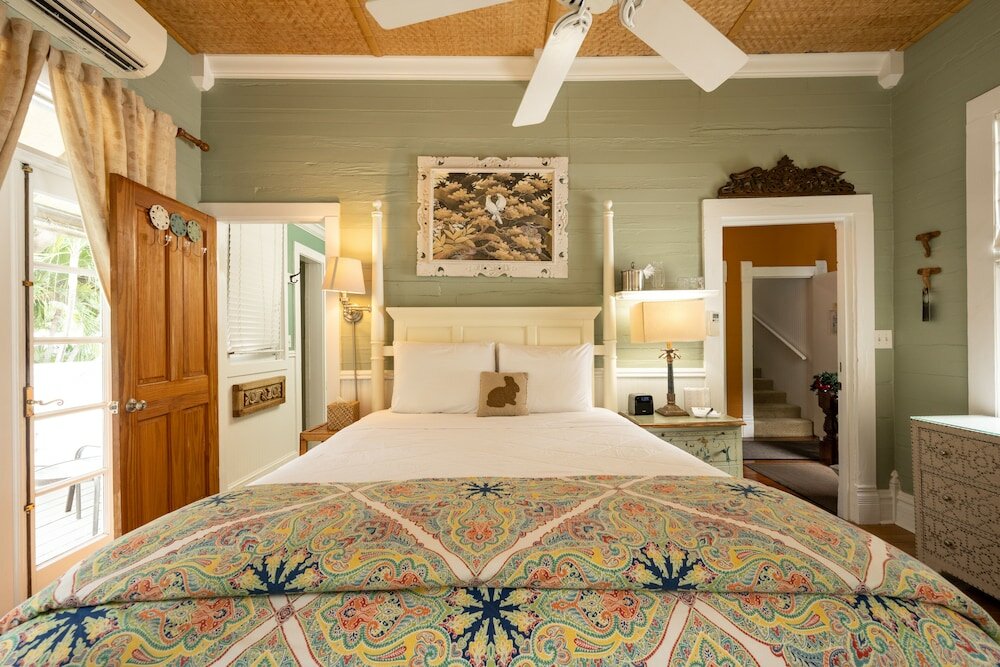 Фото The Mermaid & Alligator