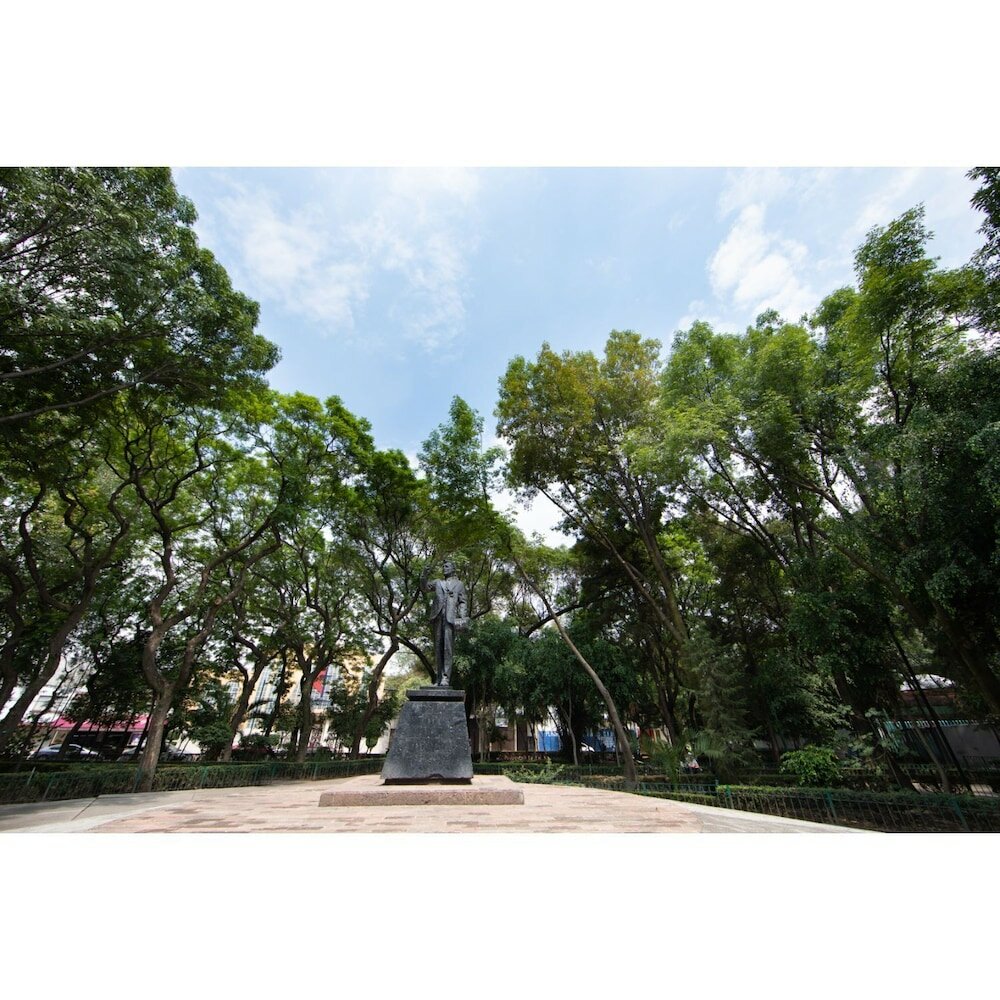 Фото Brand New Luxury Park Front Apartment