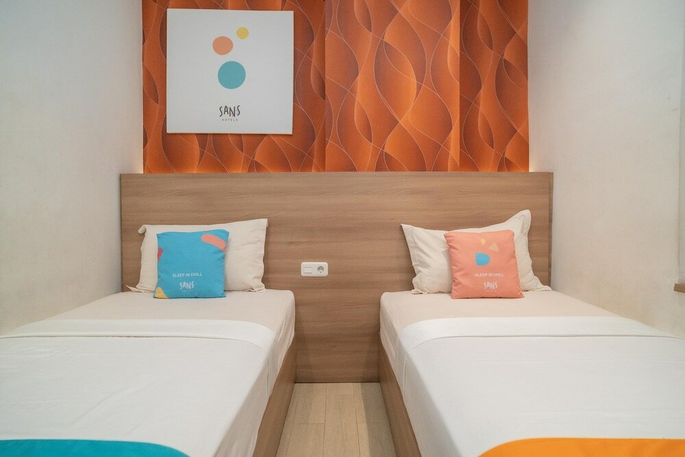 Фото Sans Hotel Kupang Indah Surabaya