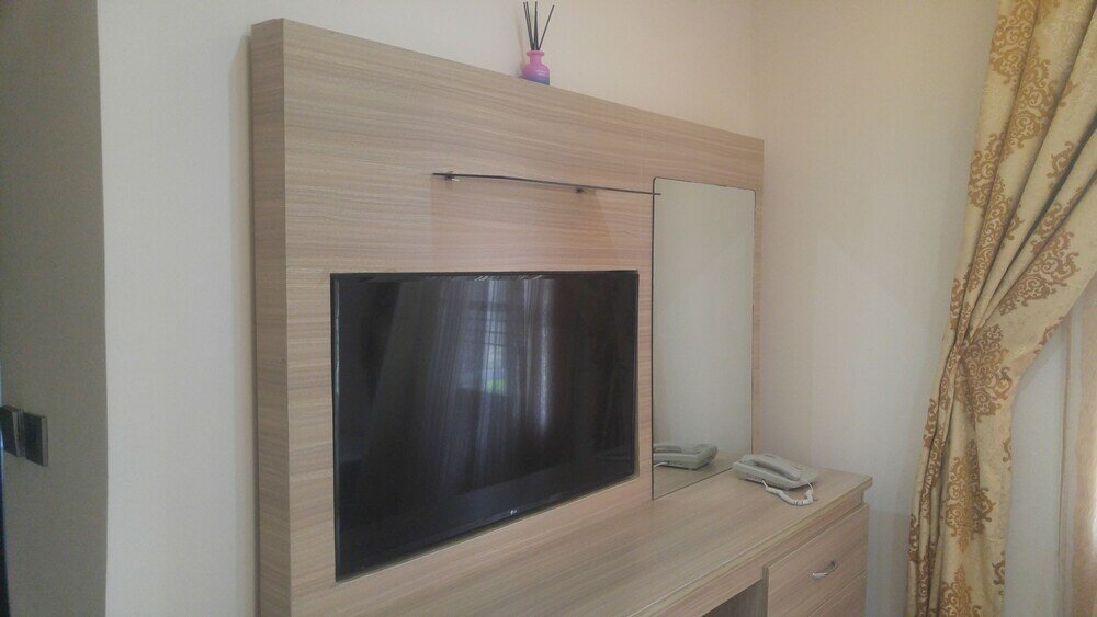 Фото Marshall Hotel Apartments