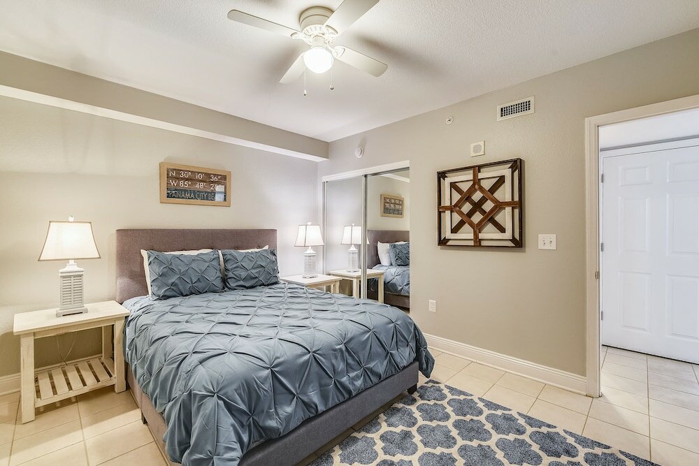 Фото Emerald Beach by Book That Condo