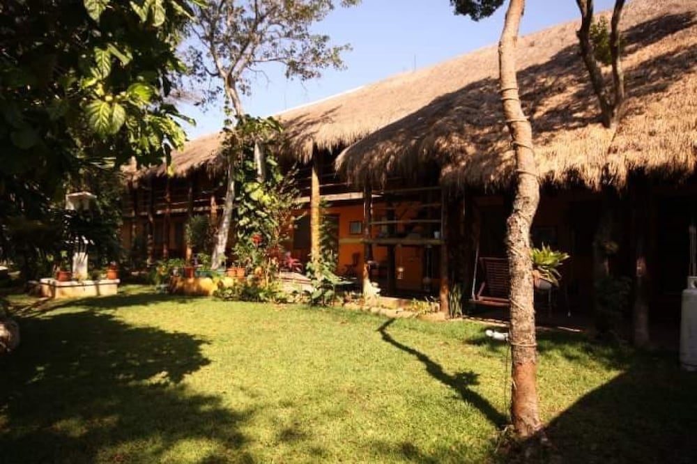 Фото Esduma Iguanas Hotel Playa del Carmen