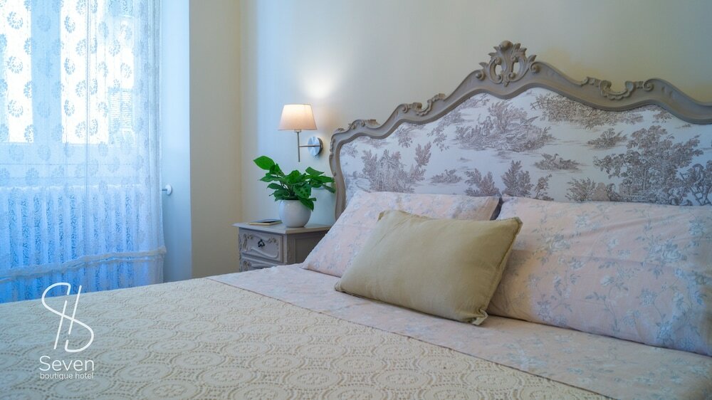 Фото Seven Boutique Hotel