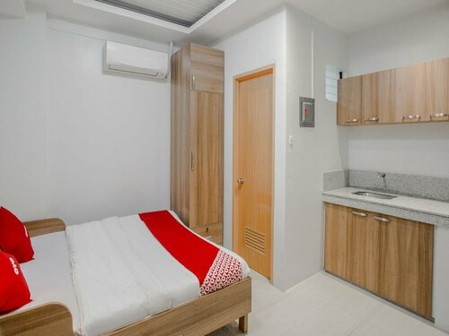 Гостиница Oyo 605 The Quarters в Маниле