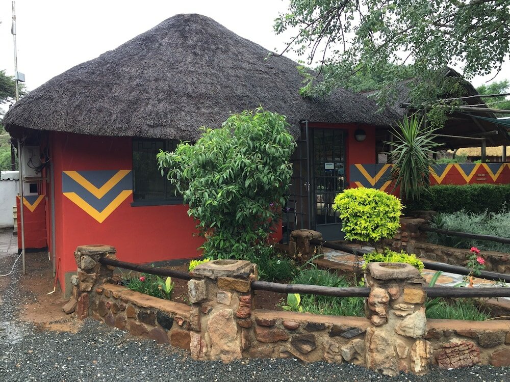 Фото Kgogomodumo Lodge