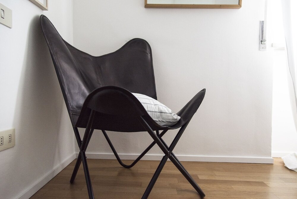 Фото Sweet Flat near Metro Stop