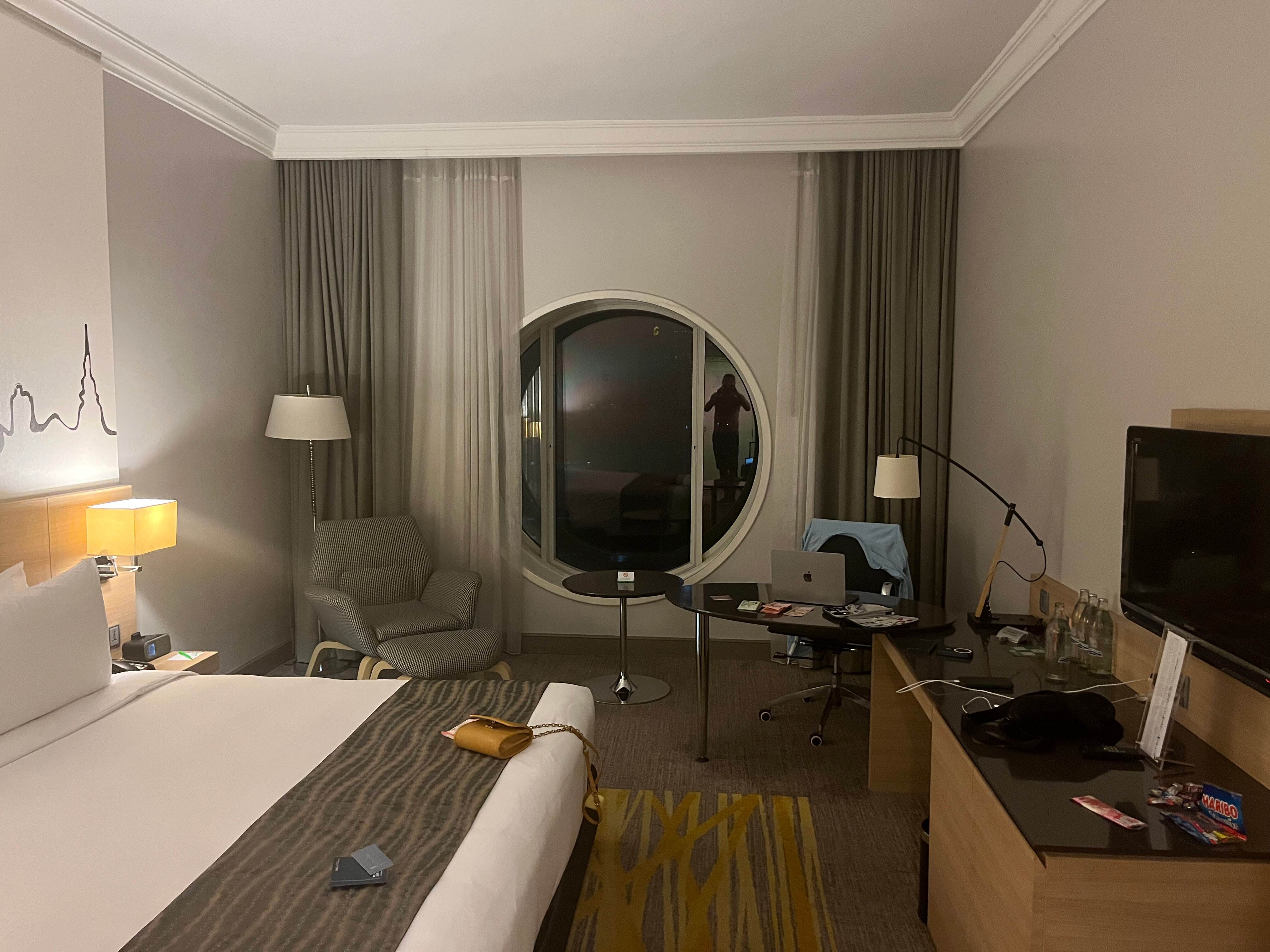 Фото Holiday Inn Bangkok Silom