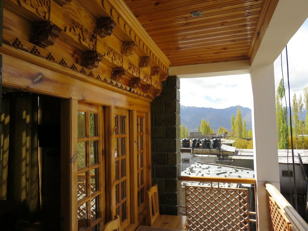 Фото Tih Hotel Nezer Holiday Inn