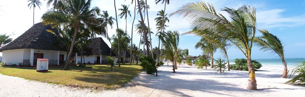 Фото Uroa Bay Beach Resort