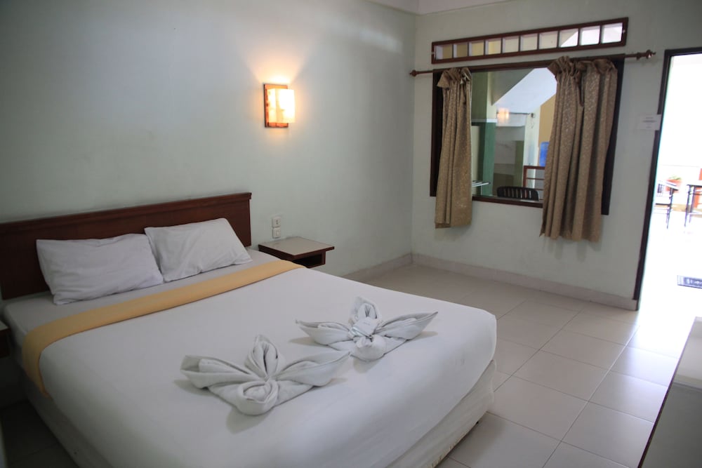 Фото Pandu Lakeside Hotel Parapat - Toba Lake