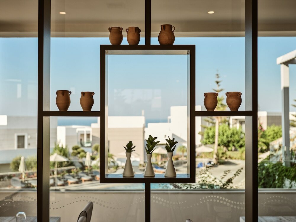 Фото The Royal Blue