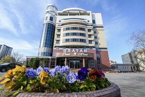 Домики в горах Лаго и Наки