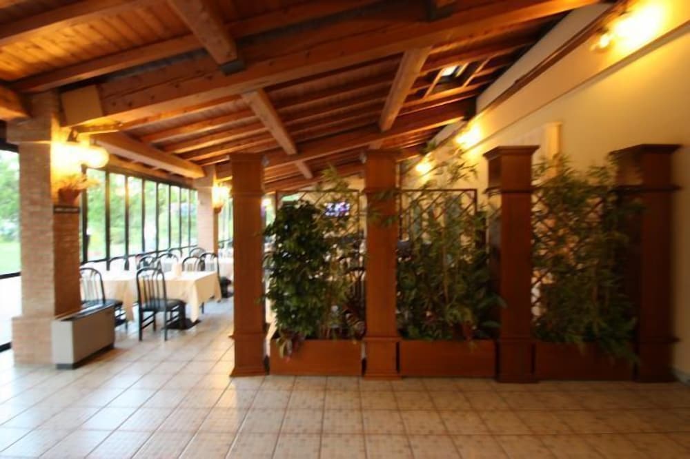 Фото Albergo della Roccia