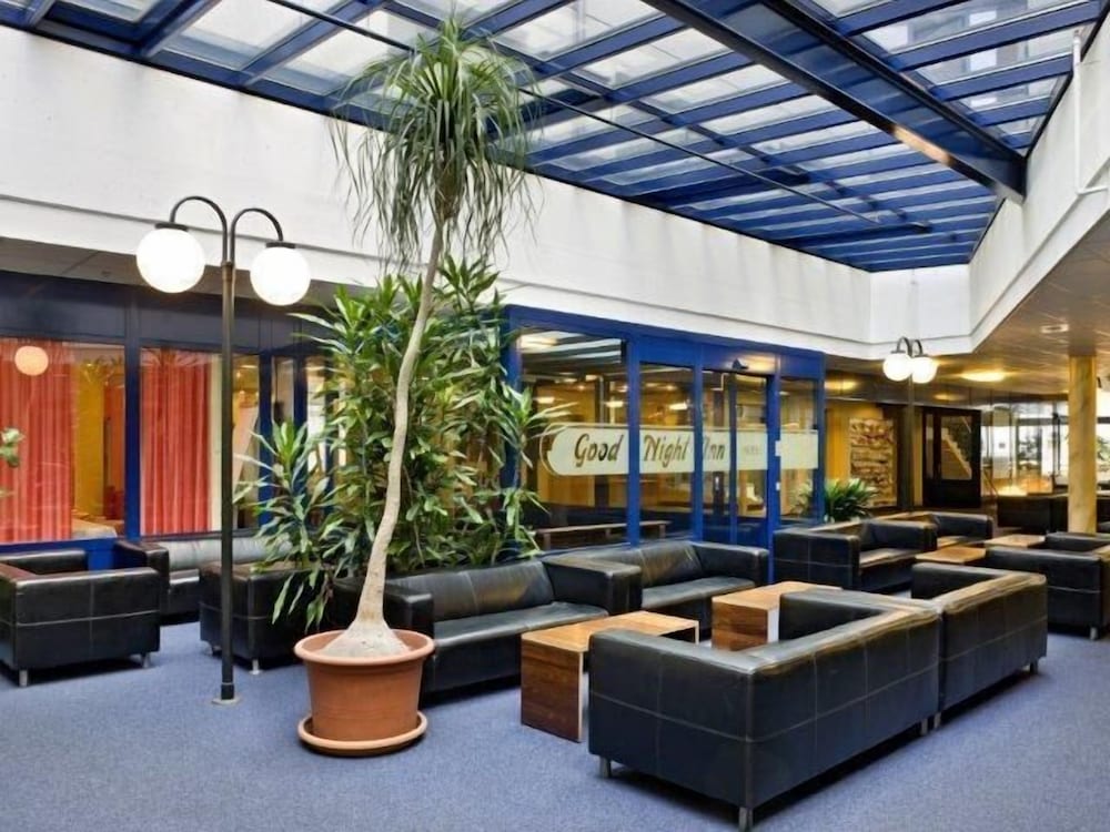 Фото отеля 2