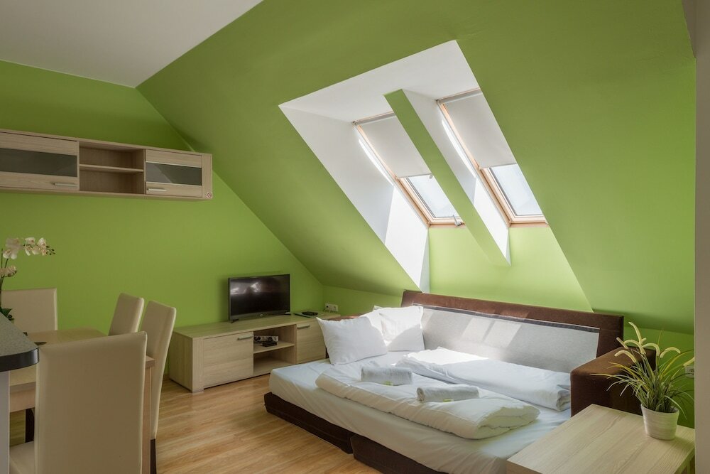 Фото Corvin Point Rooms and Apartments