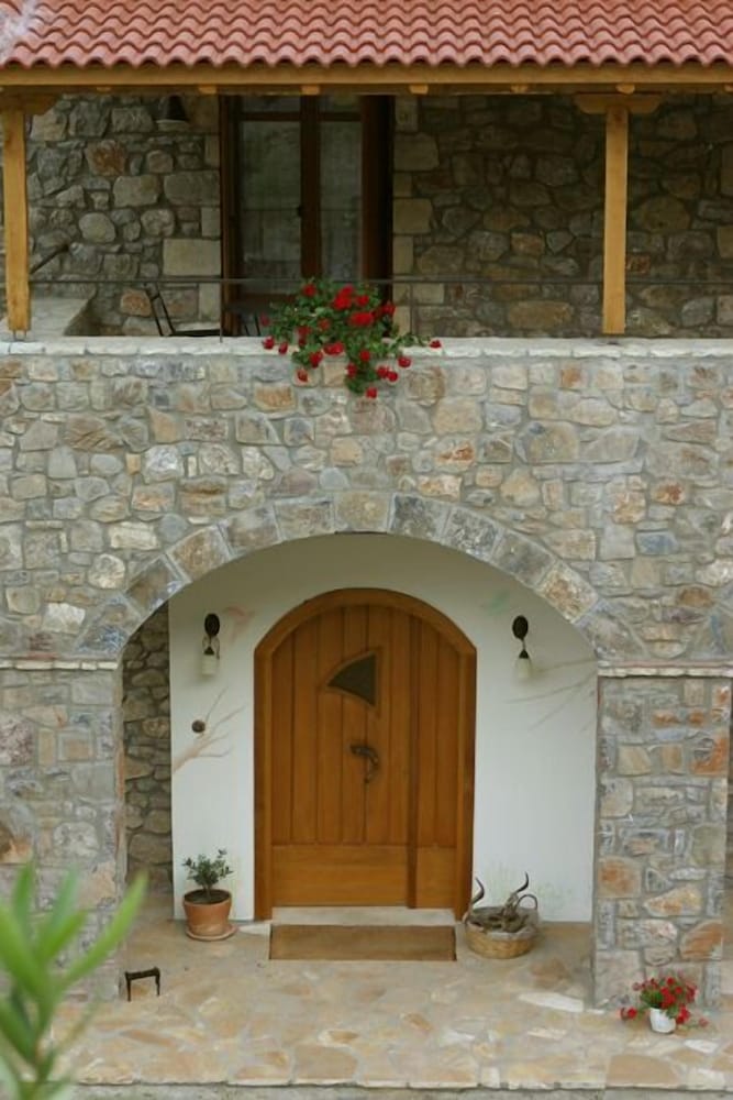 Фото Hotel Papanikola