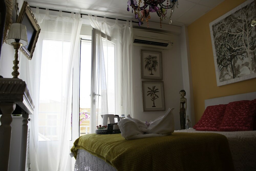 Фото Hostal La Fonda