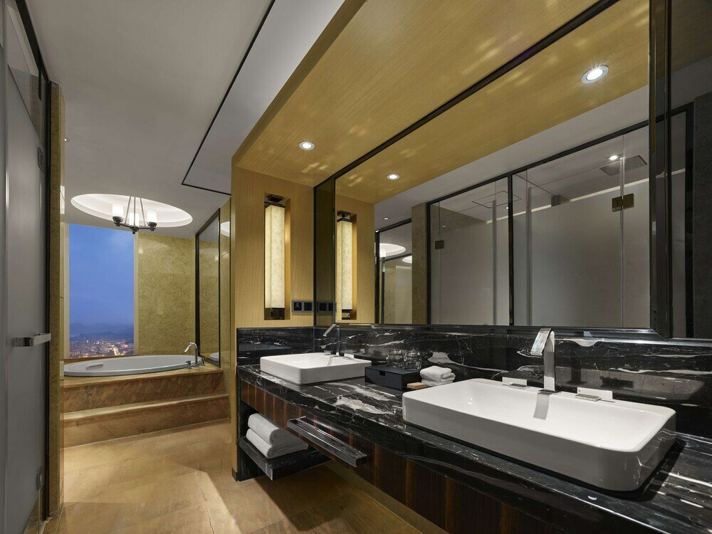 Фото Hilton Zhongshan Downtown