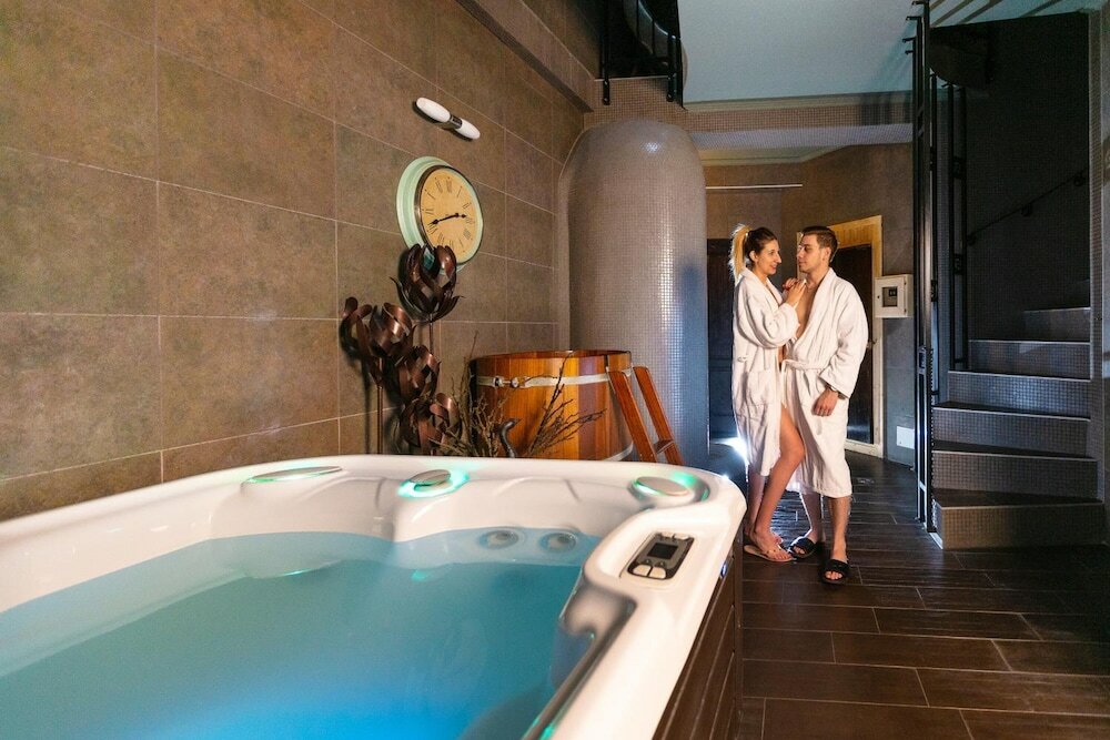 Фото Komló Hotel Gyula