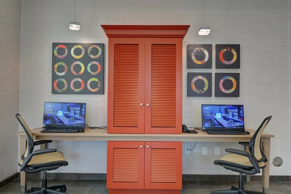 Фото Home2 Suites by Hilton Charlotte Piper Glen