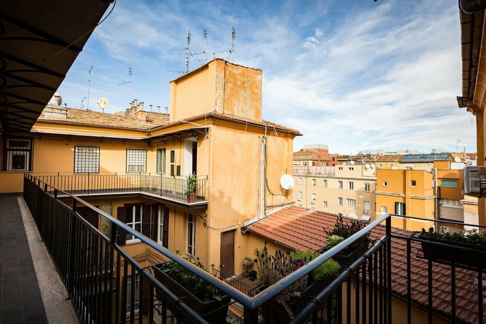 Фото The Royal Crown