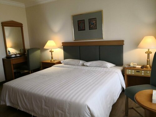 Гостиница The Executive Hotel Lahad Datu