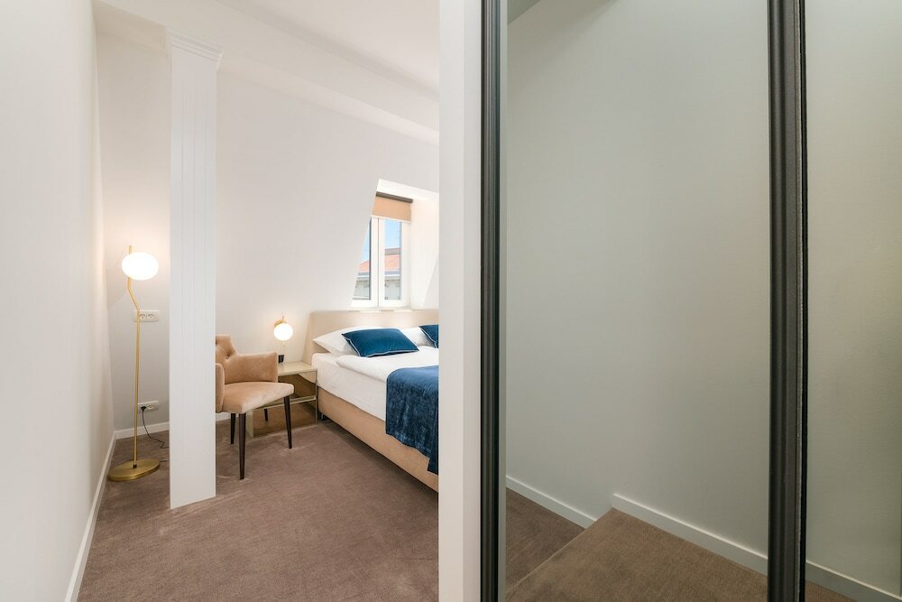 Фото Flos Luxury Rooms