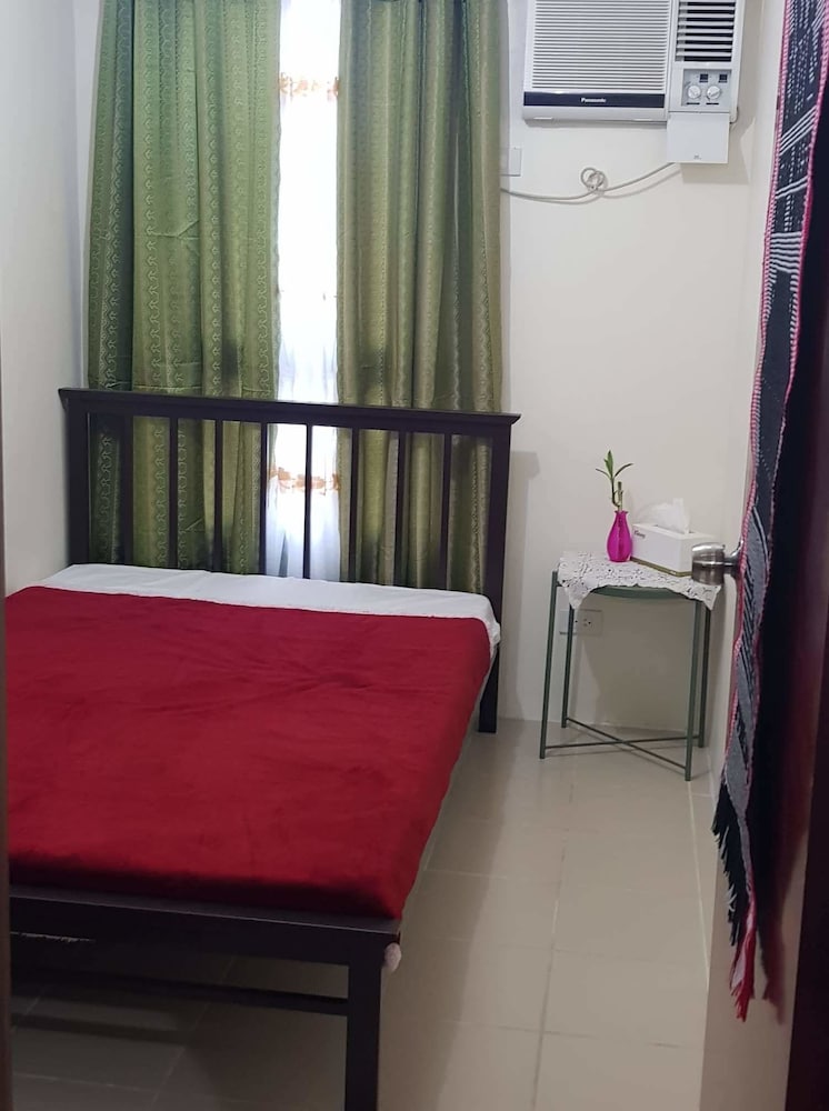 Фото Хостел Samanakan's Seafarers Condotel